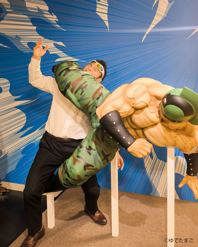 Kinnikuman Myuujiamu in Numazu Curator Minowaman D・Z being put in a technique by Kinnikuman Sorujaa