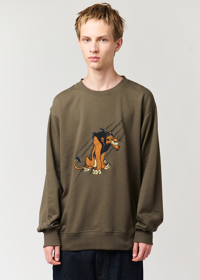 Disney Villains x Graniph 'Scar | Urake Sweatshirt' worn image (C)Disney