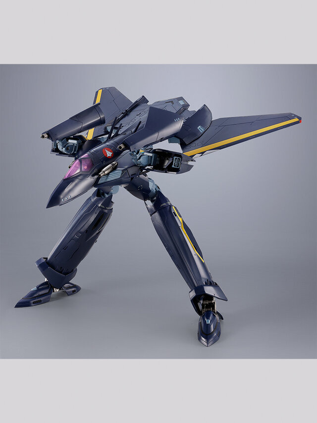 DX Chogokin VF-17S Nightmare Stealth Valkyrie (Gamurin Kizaki's Unit) product image.