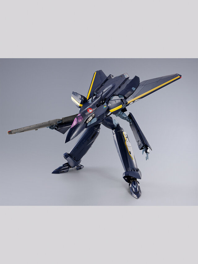 DX Chogokin VF-17S Nightmare Stealth Valkyrie (Gamurin Kizaki's Unit) product image.