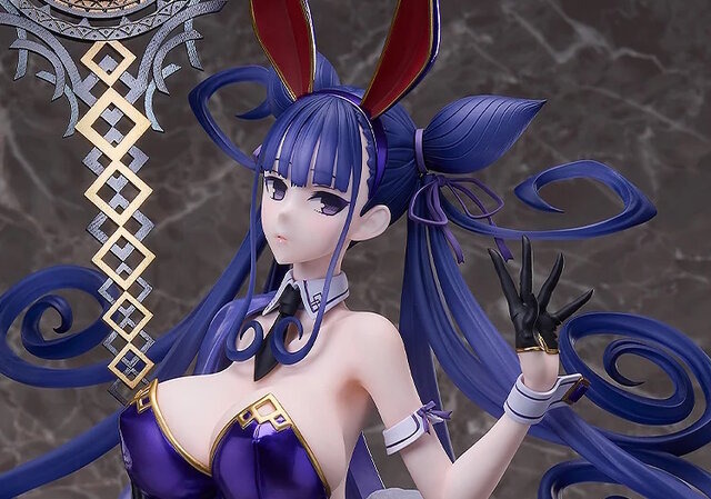 Ample thighs wrapped in fishnet tights! Murasaki Shikibu from Fate/Grand Order in a 1/4 scale bunny girl figure.