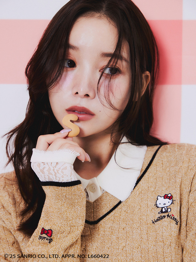 HELLO KITTY Cable Pullover