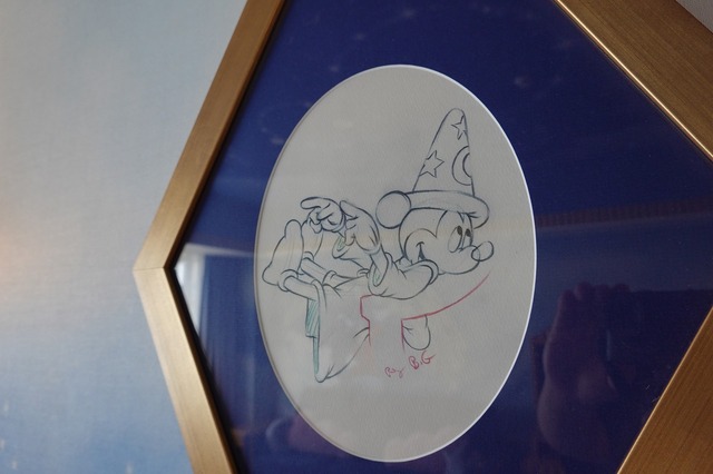 Mickey Mouse Room bed and ceiling