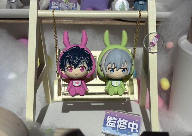 More Bebi Komu goods, including figures and acrylics