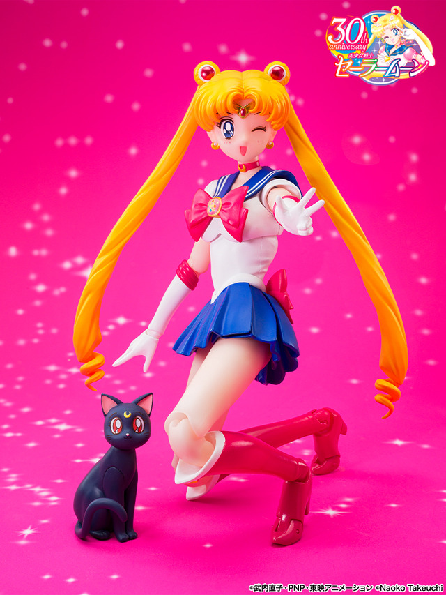 S.H.Figuarts Sailor Moon -Crystal Star Compact Edition- posing