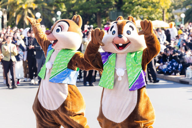 New Year decorations at Tokyo Disneyland entrance with Mickey and Horace Horsecollar