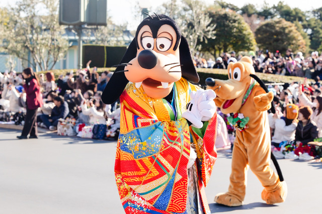 Special New Year goods and menu items at Tokyo Disney Resort