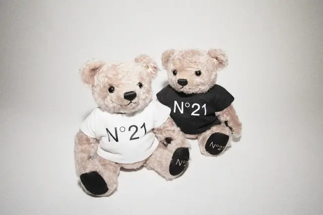 N21 × Steiff Teddy Bear (¥38,500 each incl. tax)
