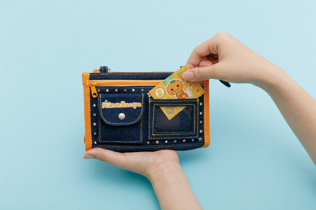 チェーン付ポーチ（各2,860円※税込） / Chain Pouch (2,860 yen each, tax included)
