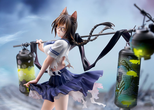 Bakemonogatari Hanekawa Tsubasa Figure Captures Her Inner World with LED Lantern, Exclusive to AmiAmi