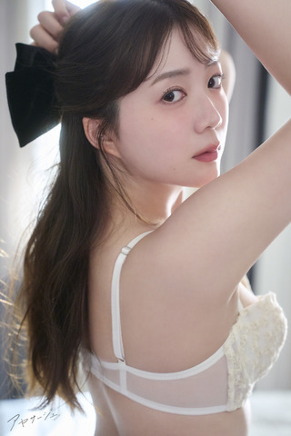 BanG Dream! Voice Actress Ito Ayasa Releases New Photobook ‘Ayasage’ – A Pursuit of ‘Adult Cute’ Charm