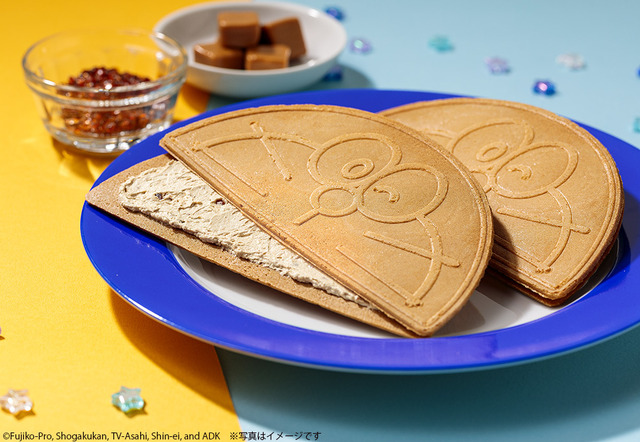 Doraemon Winks in New Summer Sweet from Kamakura Goro Honten: Doraemon Hangetsu Caramel Flavor