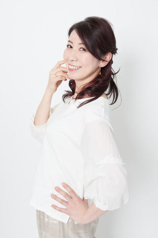 Voice Actress Mitsuishi Kotono Draws Sailor Moon on Potato Chip Package, Fans Demand Merchandise
