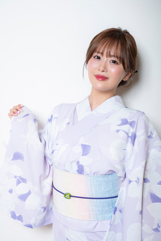 Iguchi Yuka Talks Body Makeup and New Gravure Photos in Weekly Capsule ENTAME