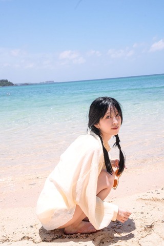 Tsukine Kona’s First Photobook ‘Hitotoki’ Set for December 2026 Release